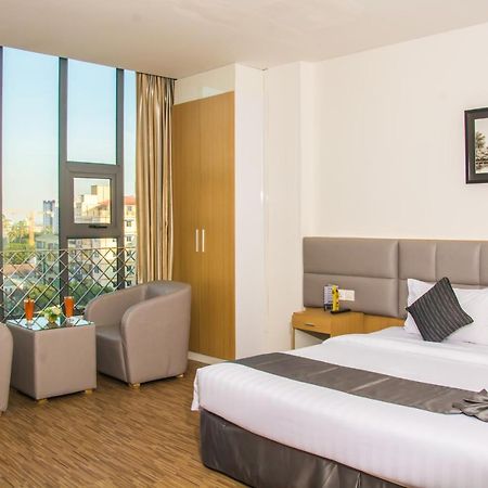 Botahtaung Hotel Yangon Extérieur photo