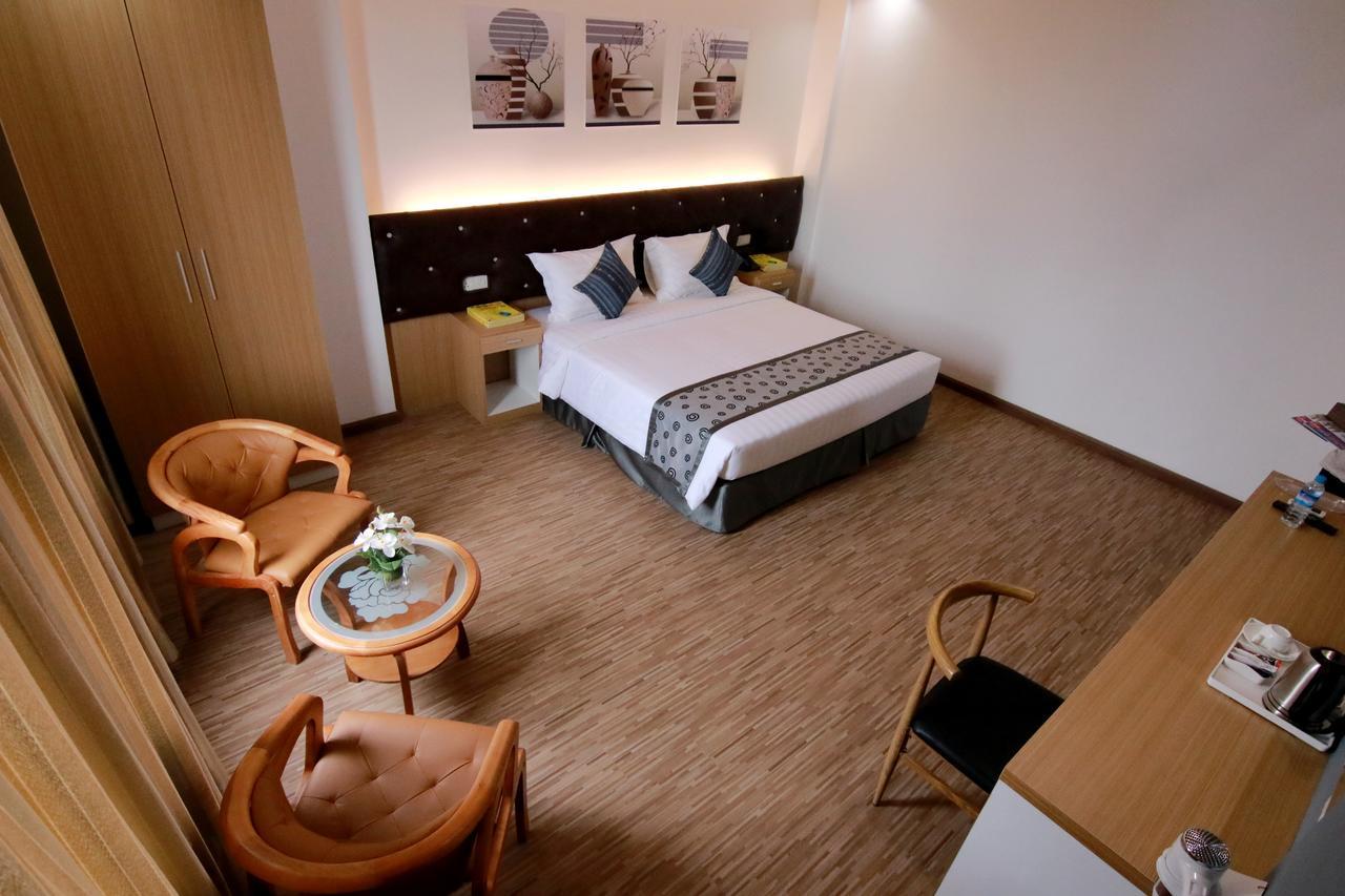 Botahtaung Hotel Yangon Extérieur photo