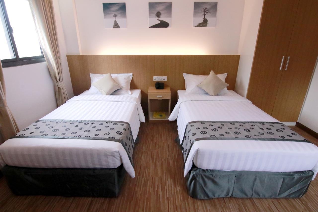 Botahtaung Hotel Yangon Extérieur photo