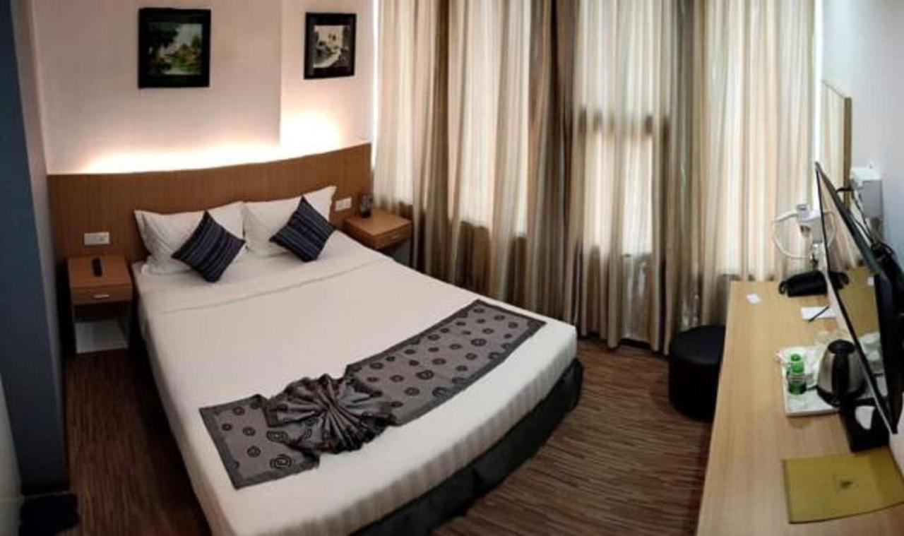 Botahtaung Hotel Yangon Extérieur photo