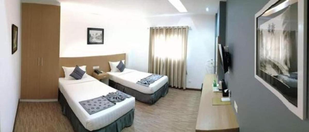 Botahtaung Hotel Yangon Extérieur photo
