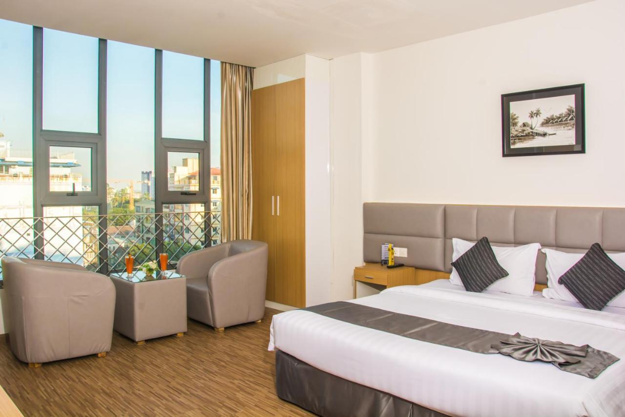 Botahtaung Hotel Yangon Extérieur photo