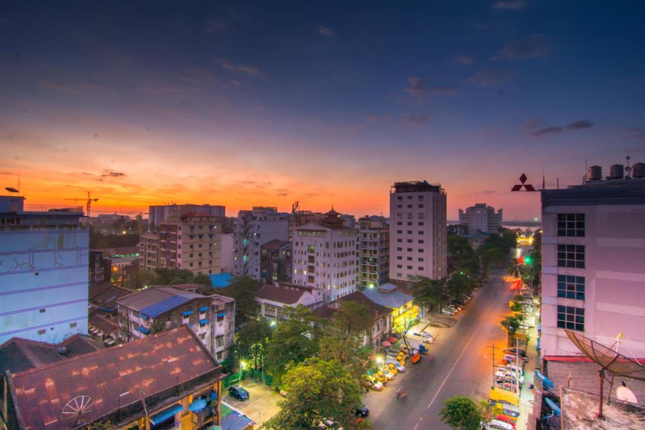 Botahtaung Hotel Yangon Extérieur photo