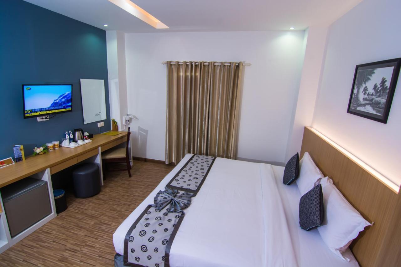 Botahtaung Hotel Yangon Extérieur photo