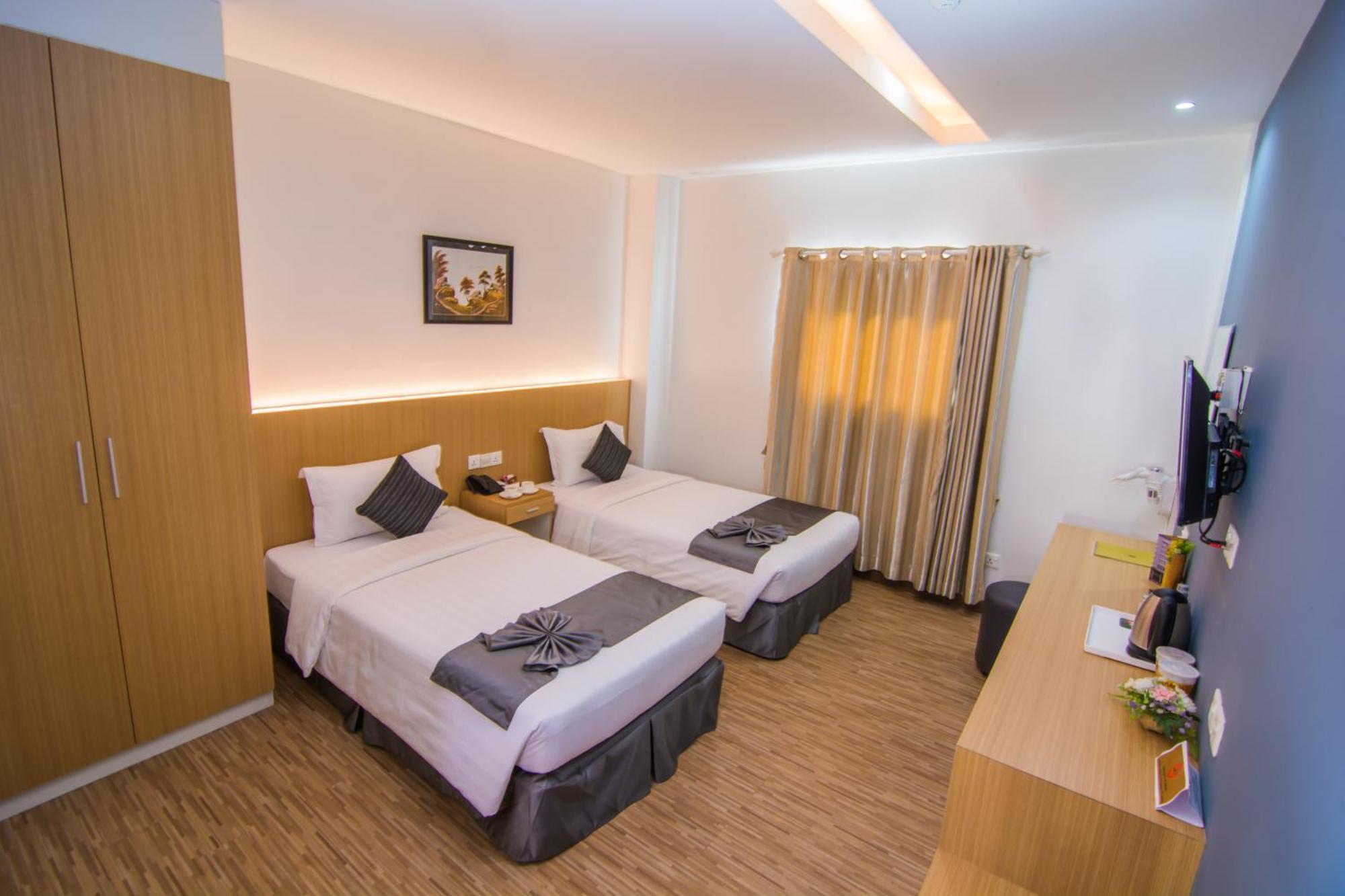 Botahtaung Hotel Yangon Extérieur photo